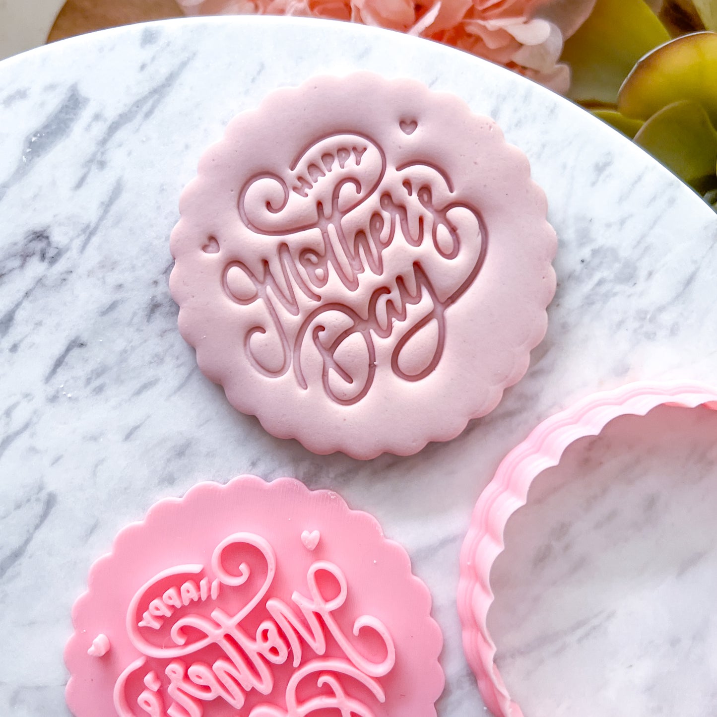 "Mothers Day Scalloped Circle" Cutter & Stamp