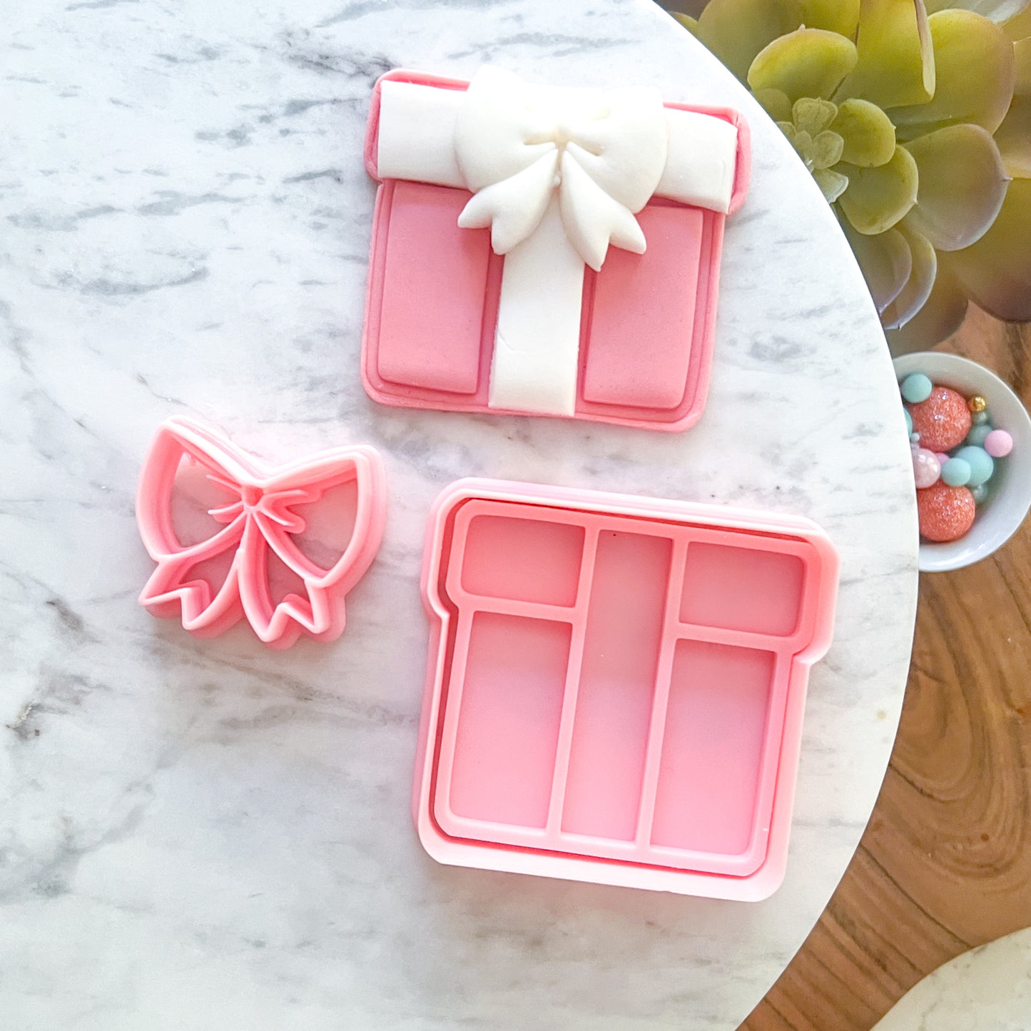 "Gift Box with Bow" Cookie Cutter & Stamp (3pc)