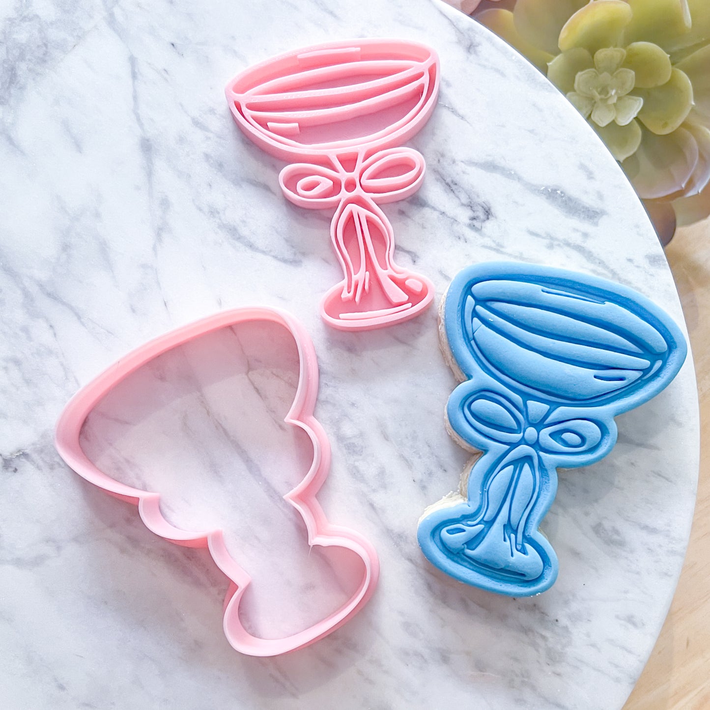 "Cocktail with Bow" - Cookie Cutter & Stamp