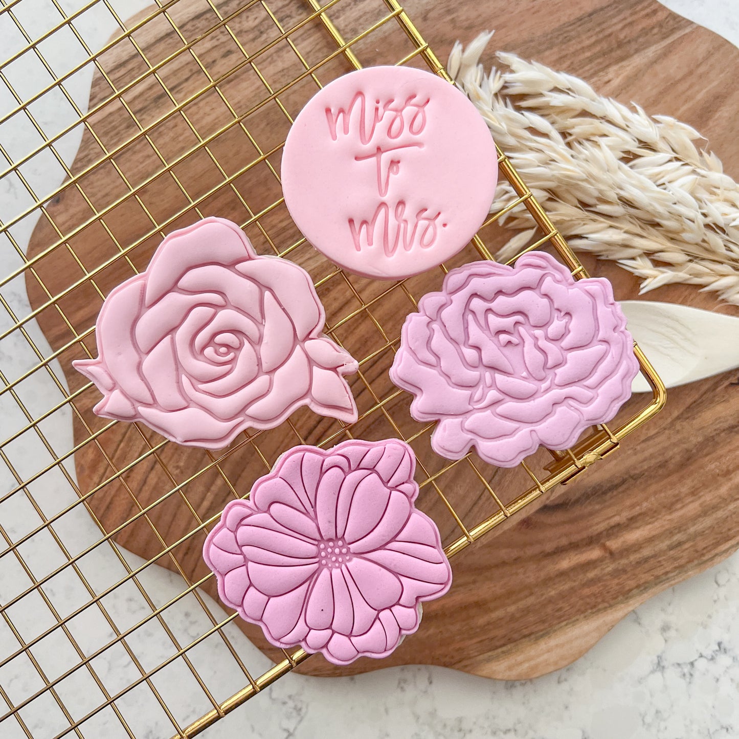 "Detailed Flower" - Cookie Cutter & Stamp
