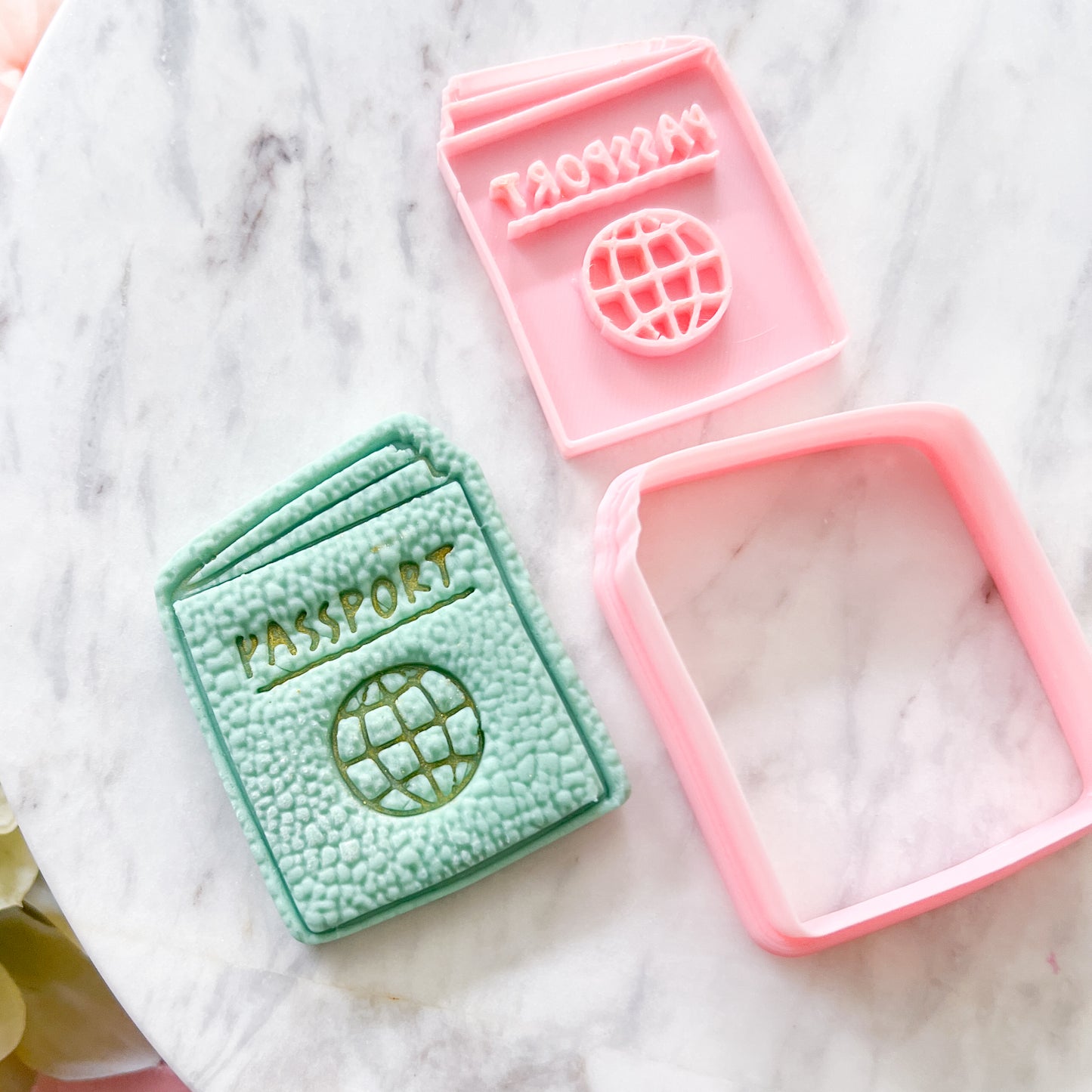 "Passport" - Cutter & Stamp Set