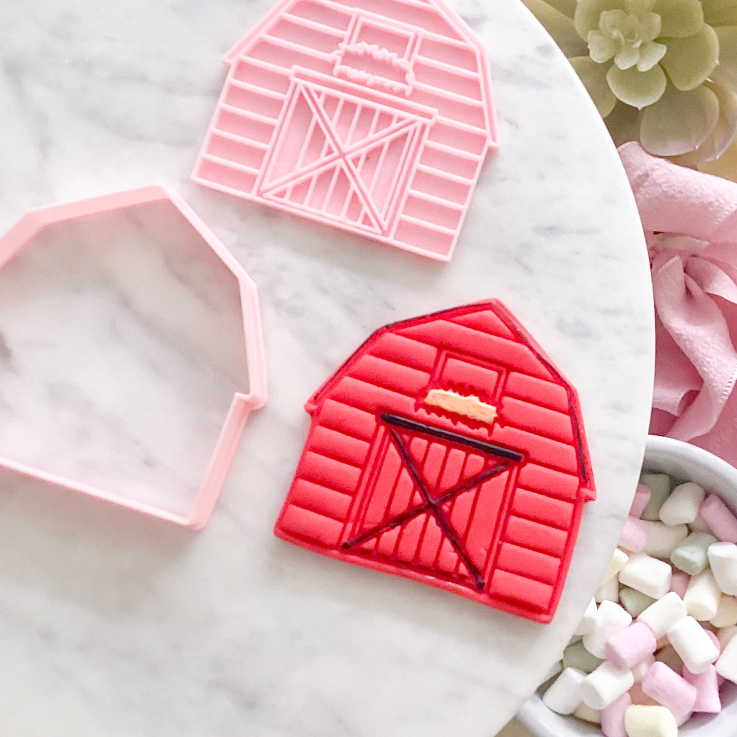 "Barn" - Cookie Cutter & Stamp