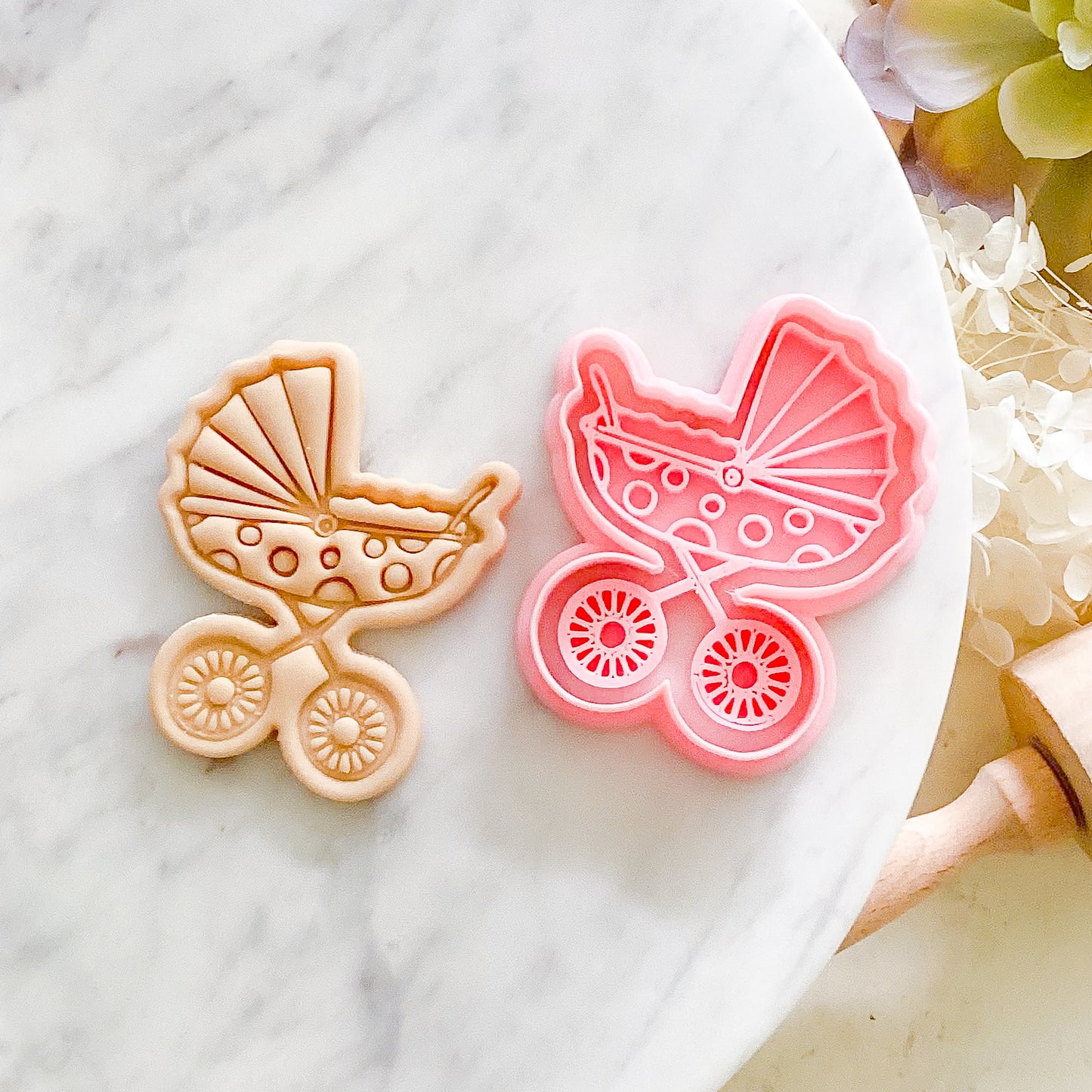 "Vintage Pram" -Cookie Cutter & Stamp