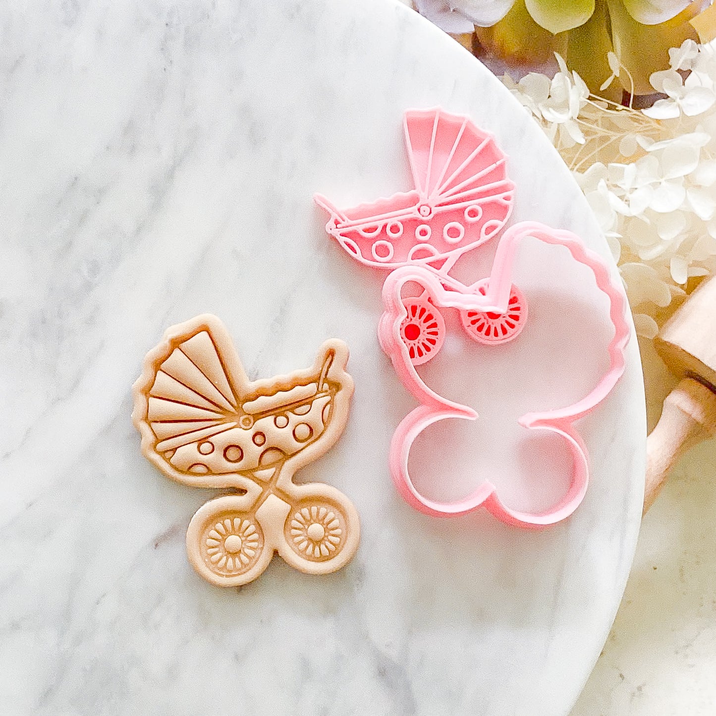 "Vintage Pram" -Cookie Cutter & Stamp