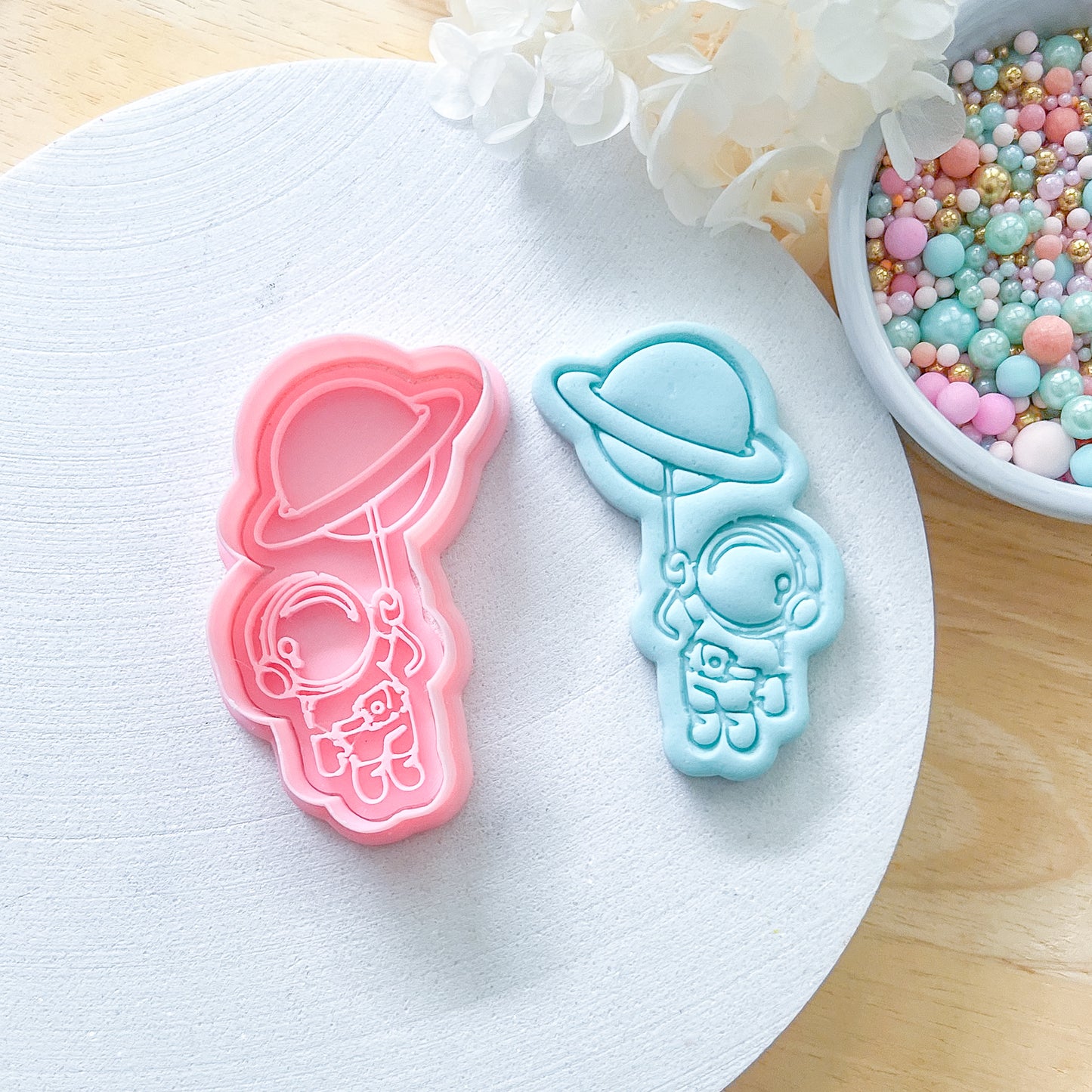 "Astronaut with Planet Balloon" - Cookie Cutter & Stamp