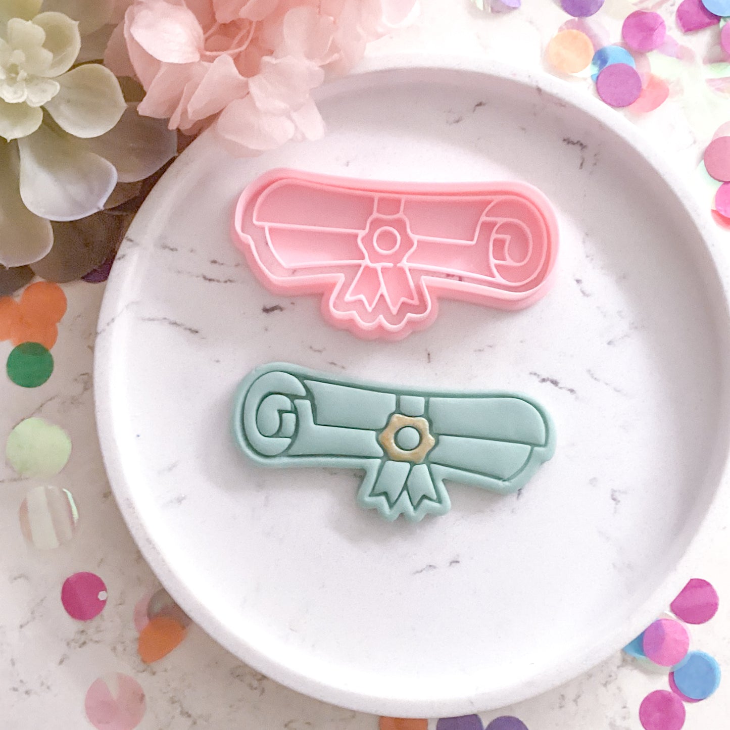 "Graduate Scroll" - Cookie Cutter & Stamp