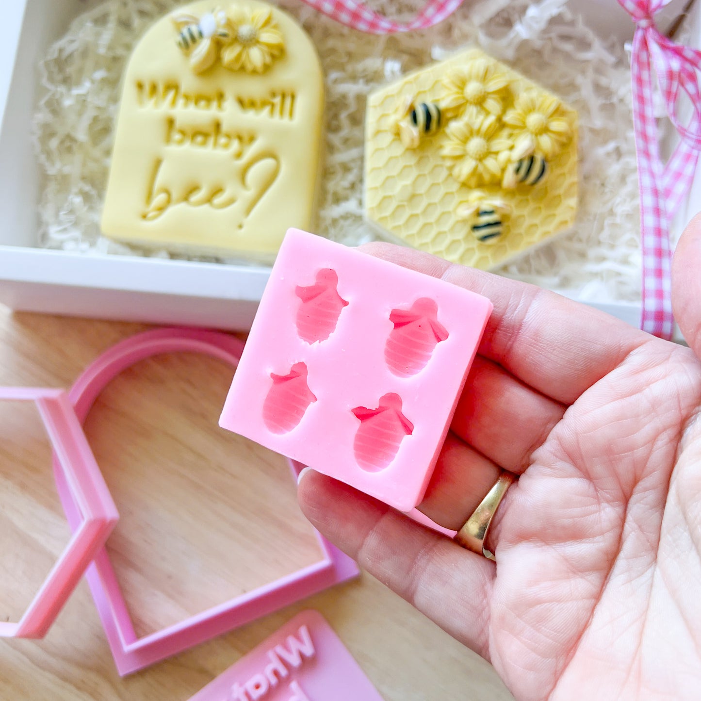 What Will Baby Bee? #2 - Fondant Stamp