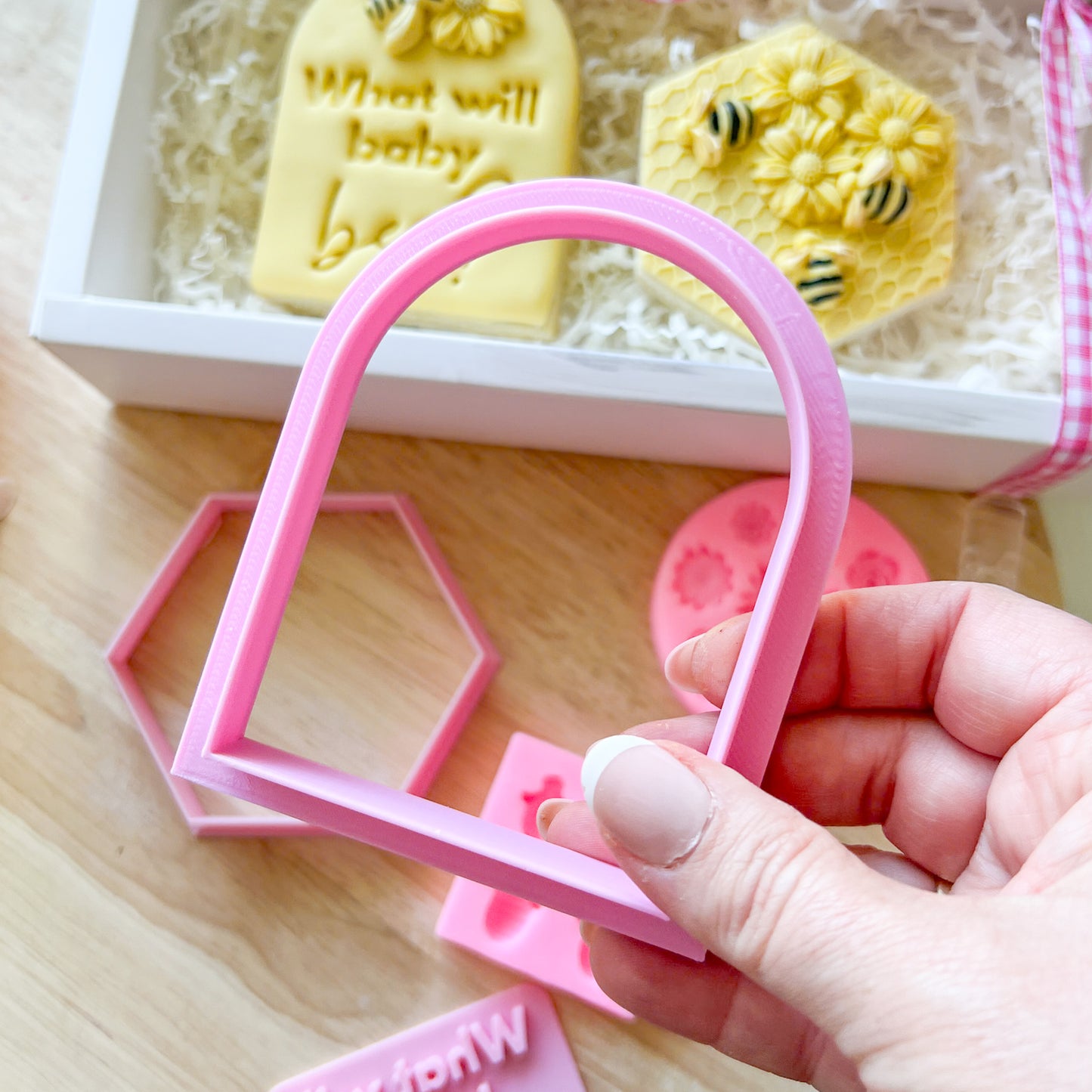 What Will Baby Bee? #2 - Fondant Stamp