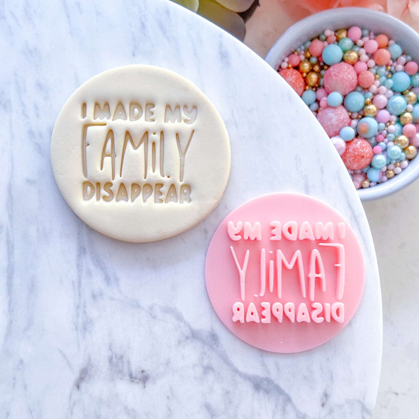 I made my family disappear - Fondant Stamp