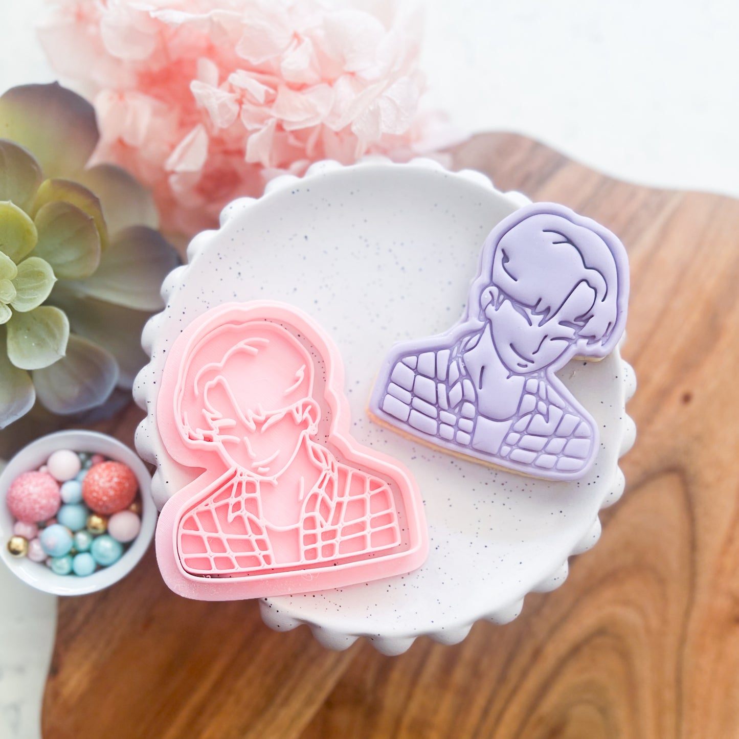 "Jinu" Cookie Cutter & Stamp