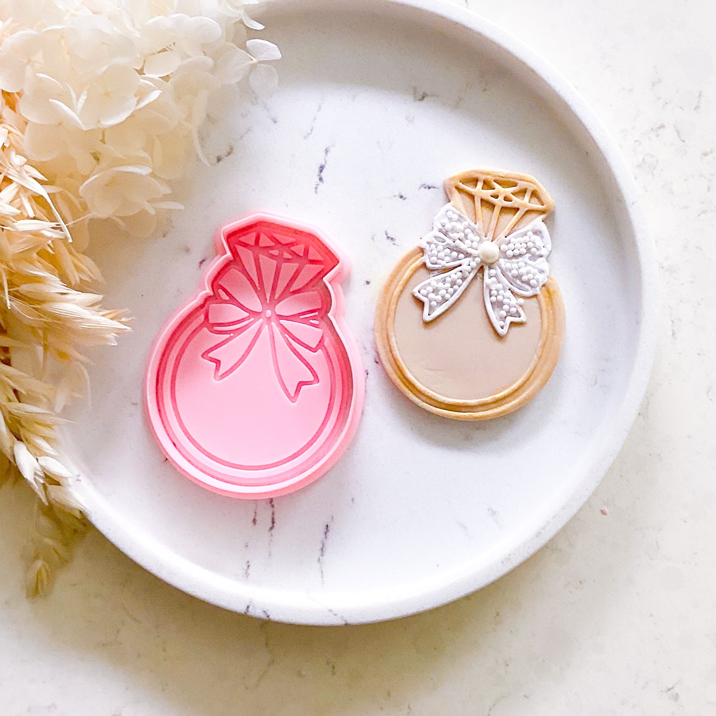 "Ring with Bow" - Cookie Cutter & Stamp