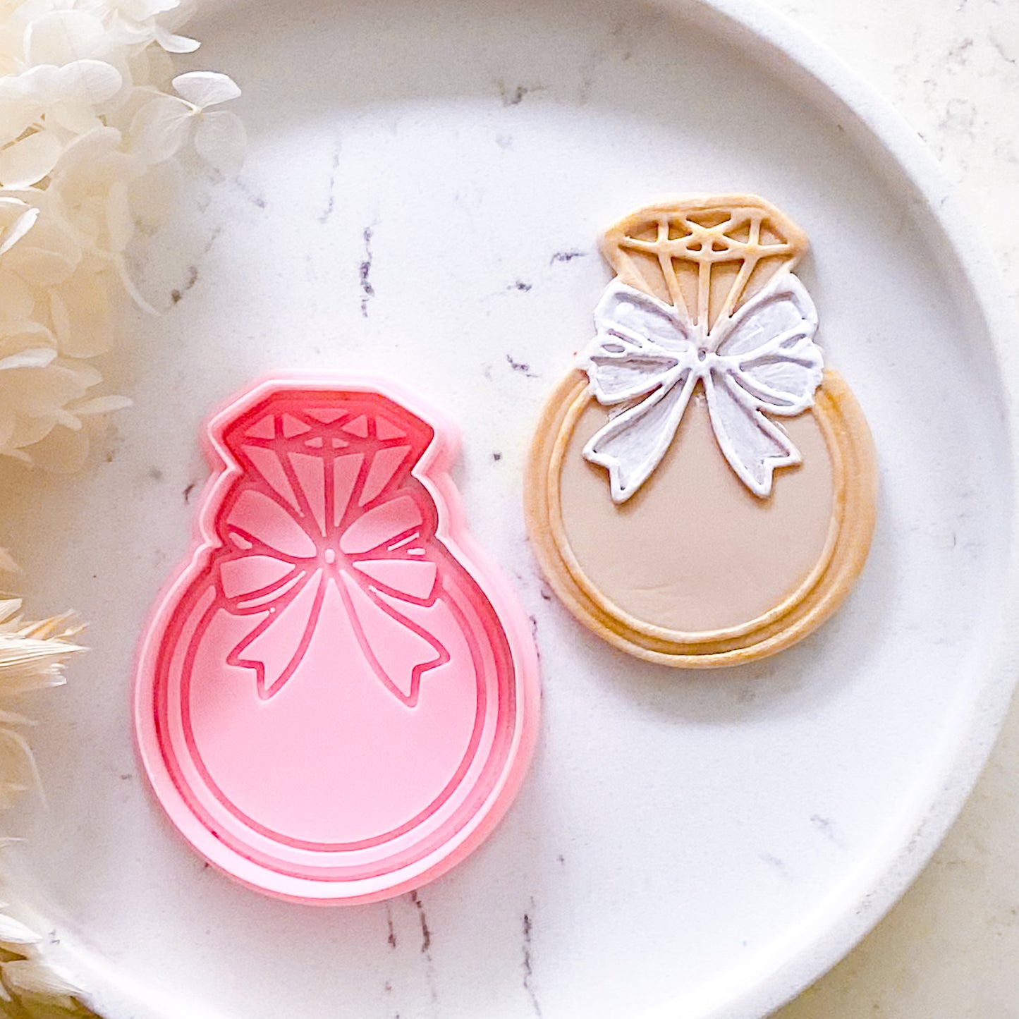 "Ring with Bow" - Cookie Cutter & Stamp