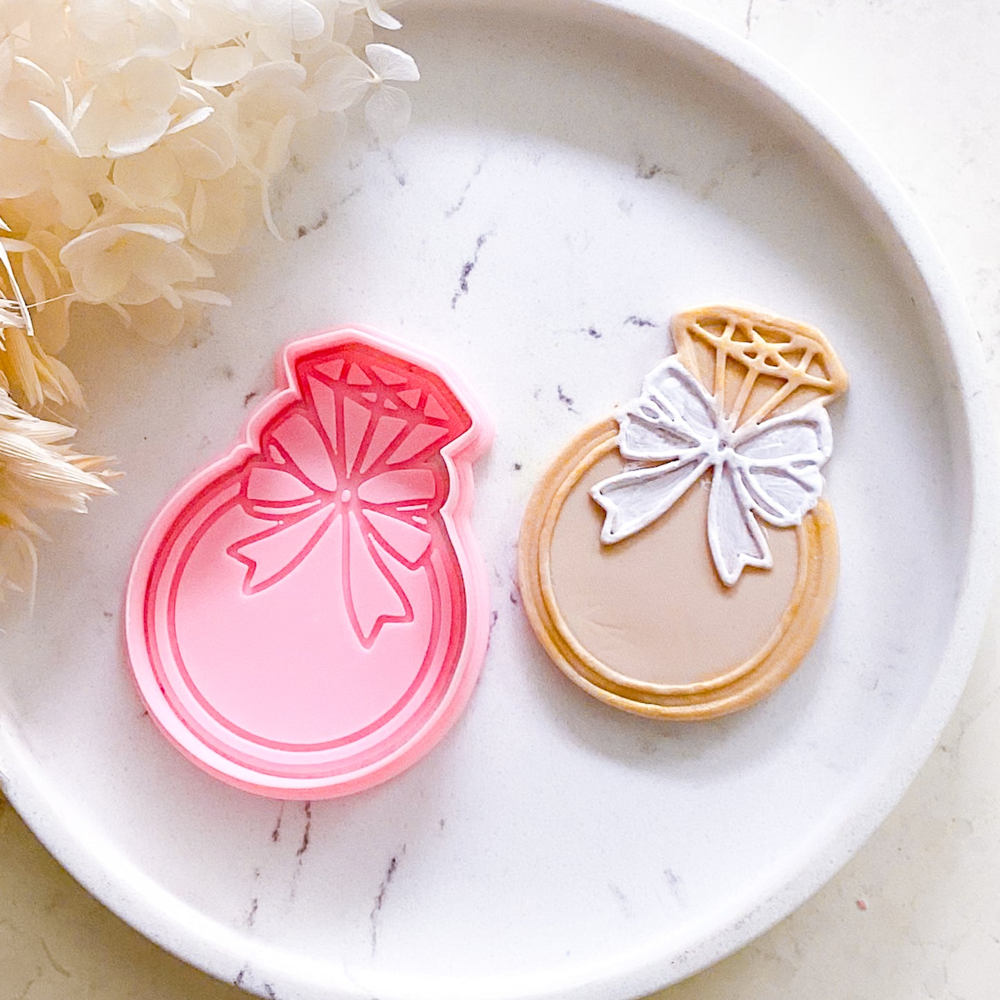 "Ring with Bow" - Cookie Cutter & Stamp