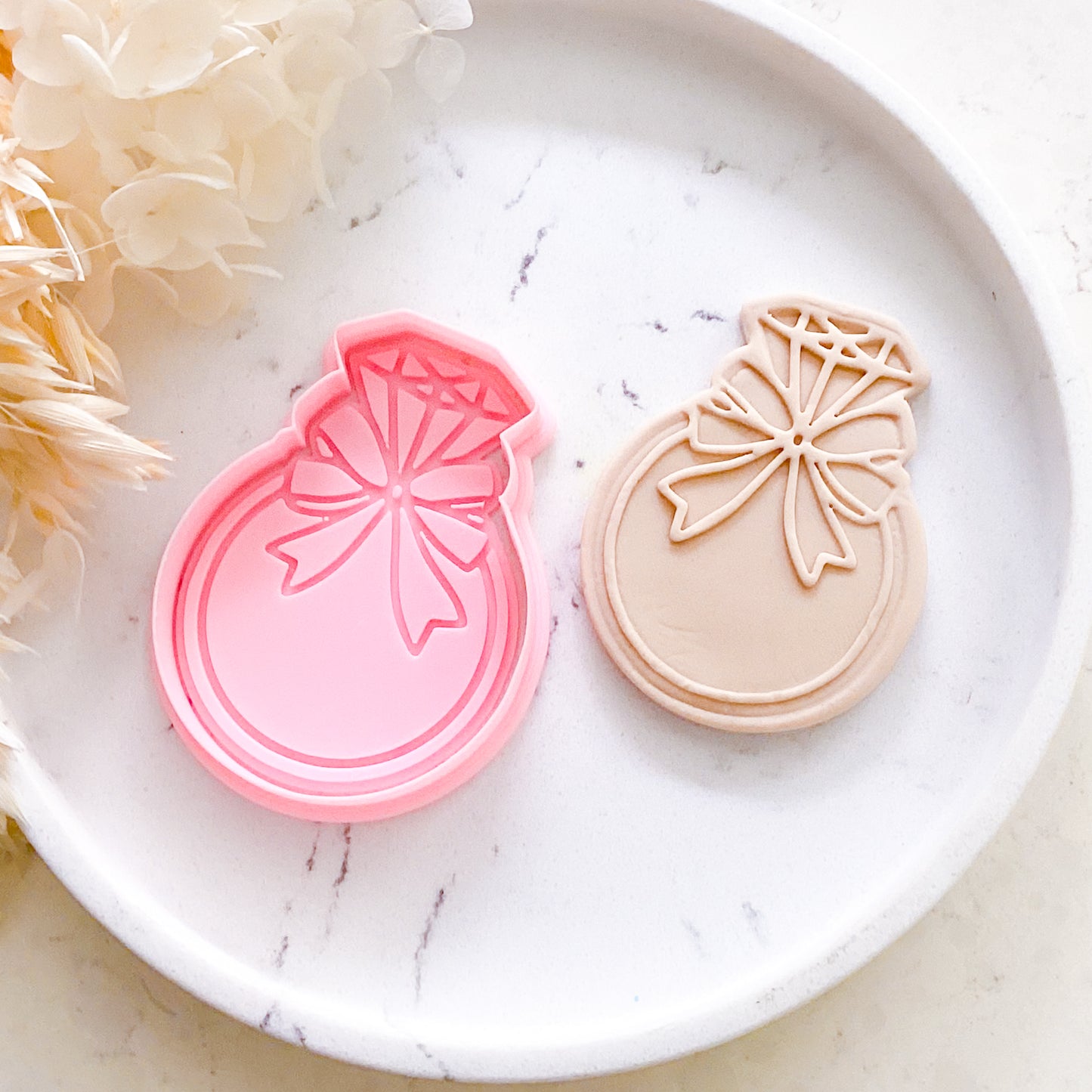 "Ring with Bow" - Cookie Cutter & Stamp