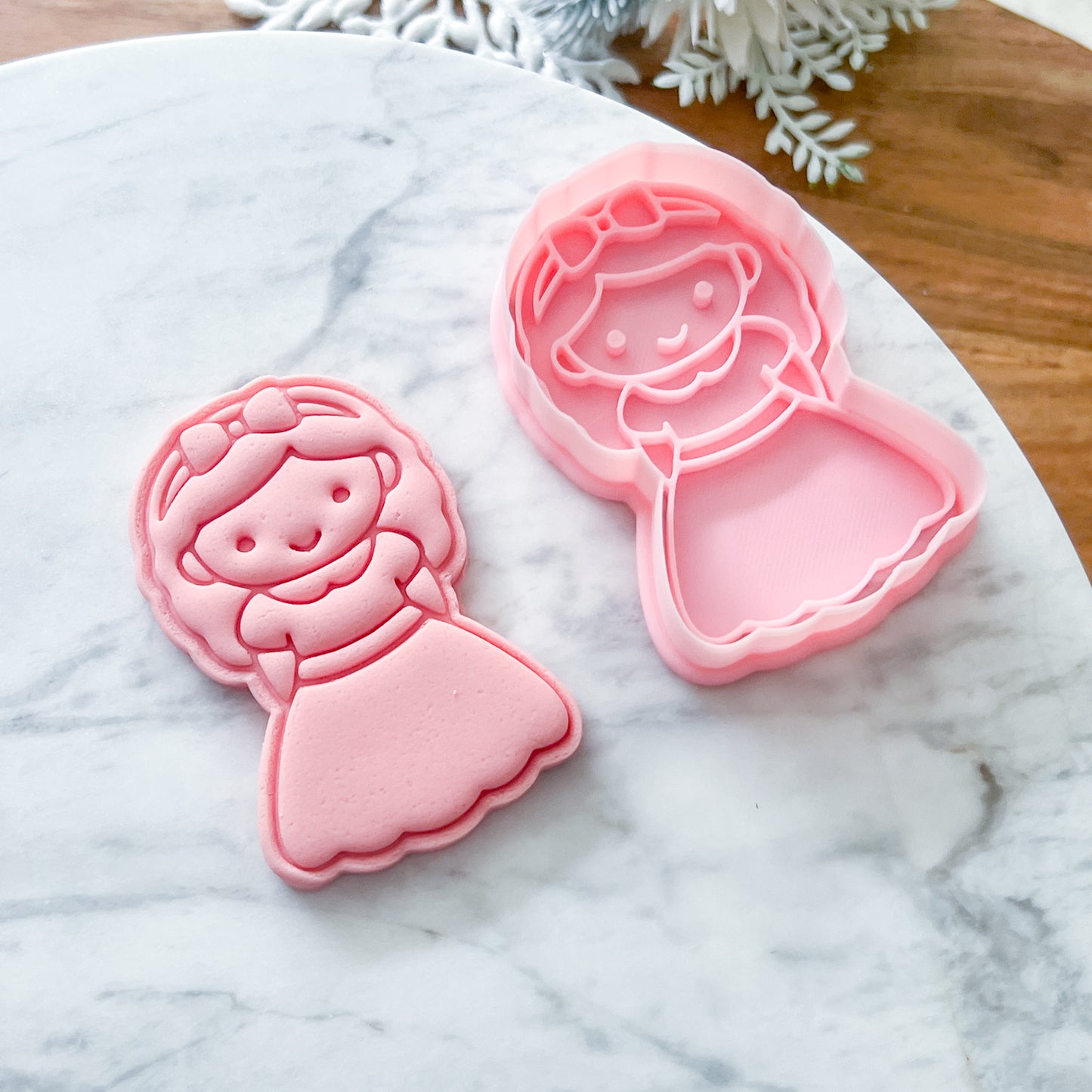 "Clara" Cookie Cutter & Stamp (4pc)