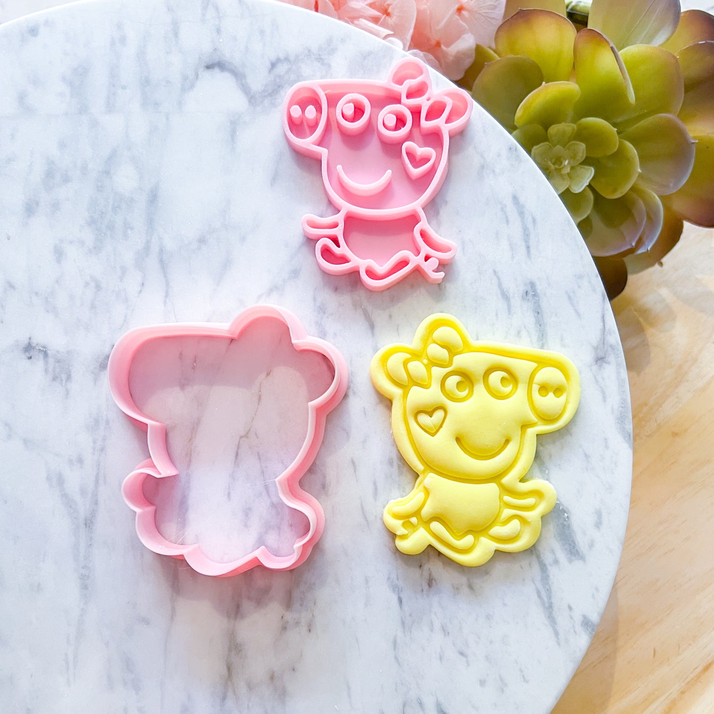 "Evie" Cookie Cutter & Stamp