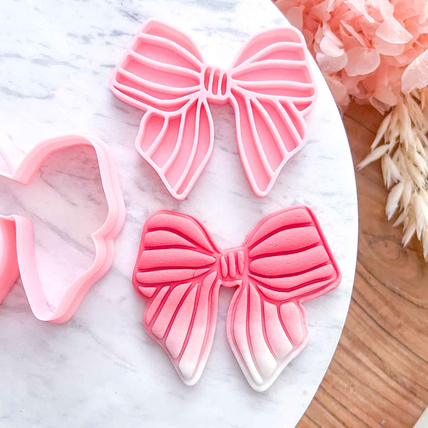"Striped Bow" - Cookie Cutter & Stamp