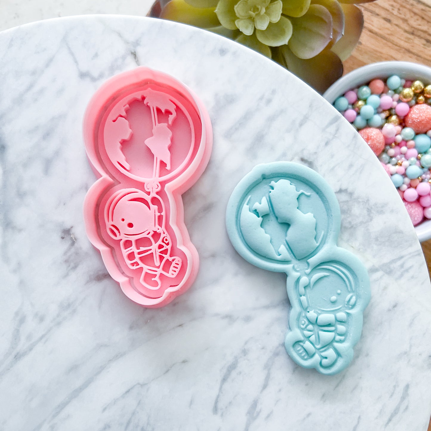 "Astronaut with Earth Balloon" - Cookie Cutter & Stamp