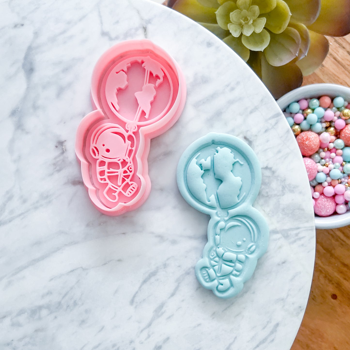 "Astronaut with Earth Balloon" - Cookie Cutter & Stamp