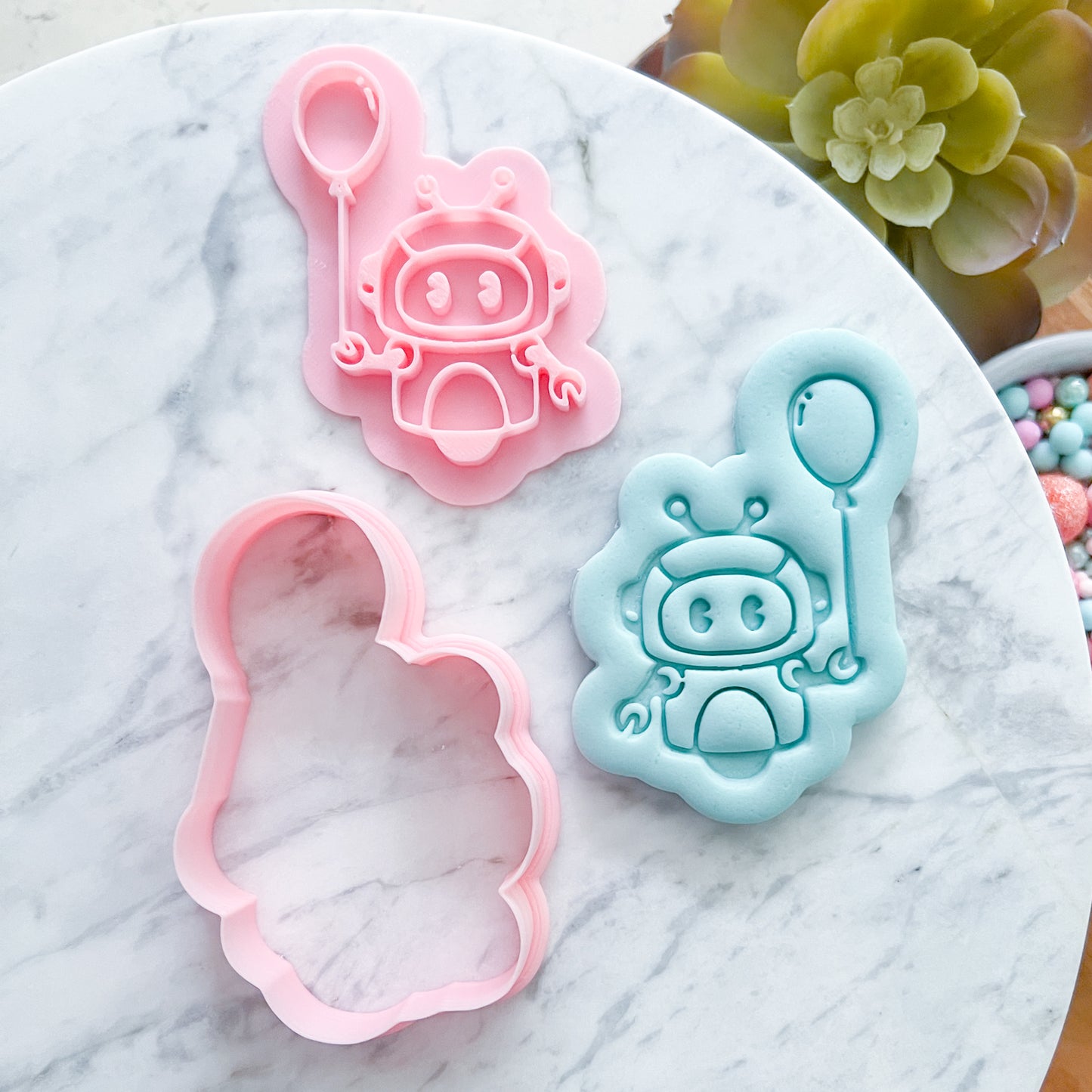 "Robot with Balloon" - Cookie Cutter & Stamp