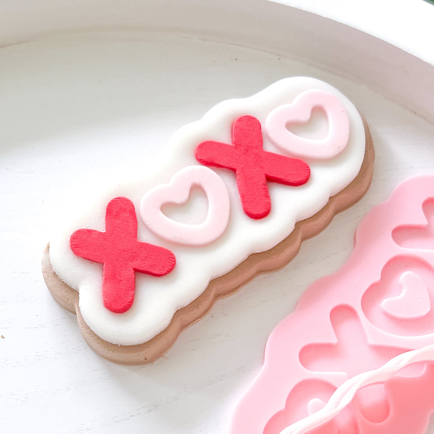 "XOXO" - Cookie Cutter & Stamp