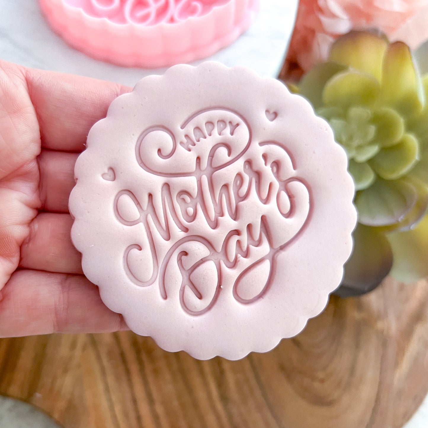 "Mothers Day Scalloped Circle" Cutter & Stamp