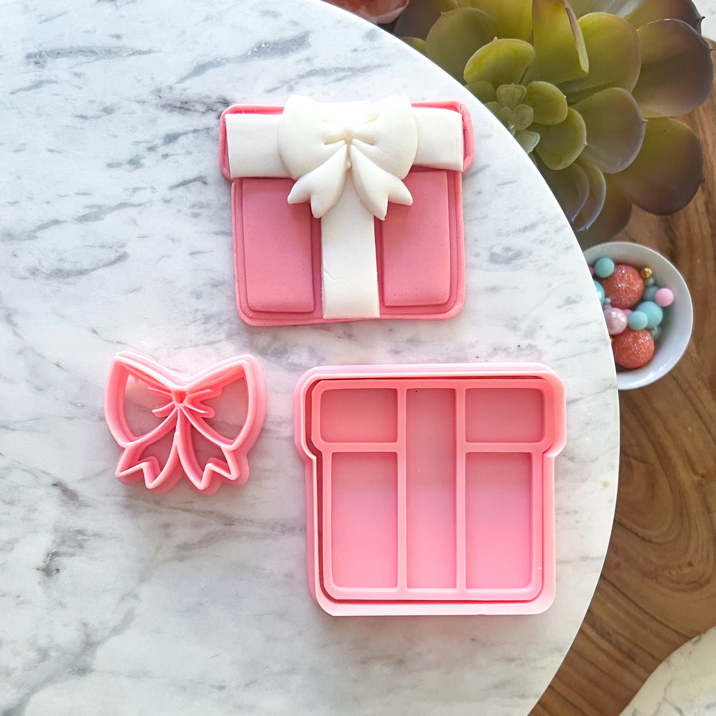 "Gift Box with Bow" Cookie Cutter & Stamp (3pc)