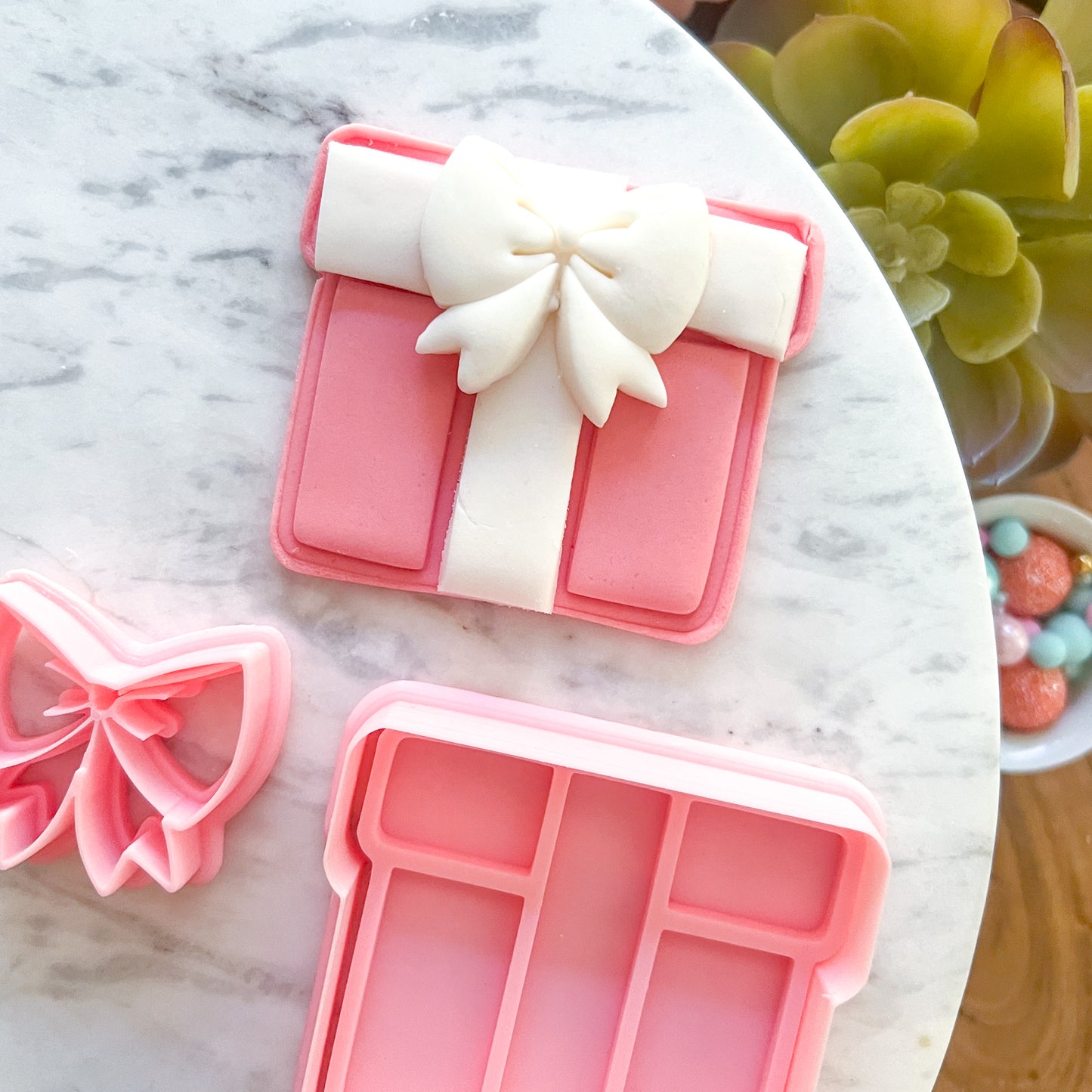 "Gift Box with Bow" Cookie Cutter & Stamp (3pc)