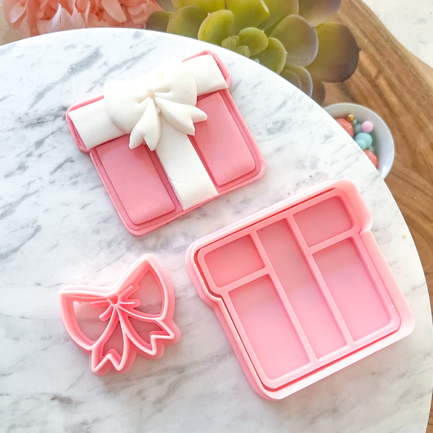 "Gift Box with Bow" Cookie Cutter & Stamp (3pc)