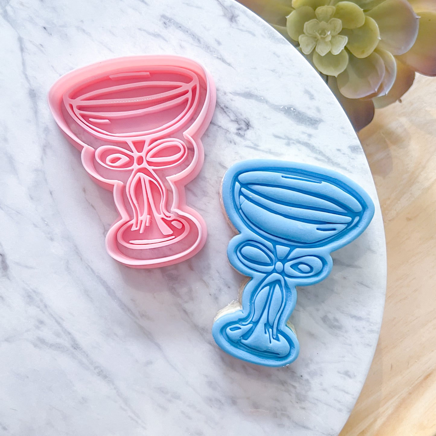 "Cocktail with Bow" - Cookie Cutter & Stamp