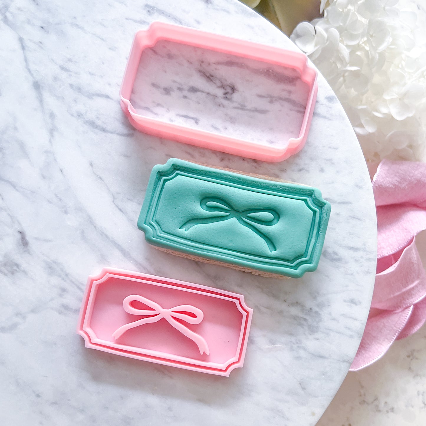 "Framed Bow" - Cookie Cutter & Stamp