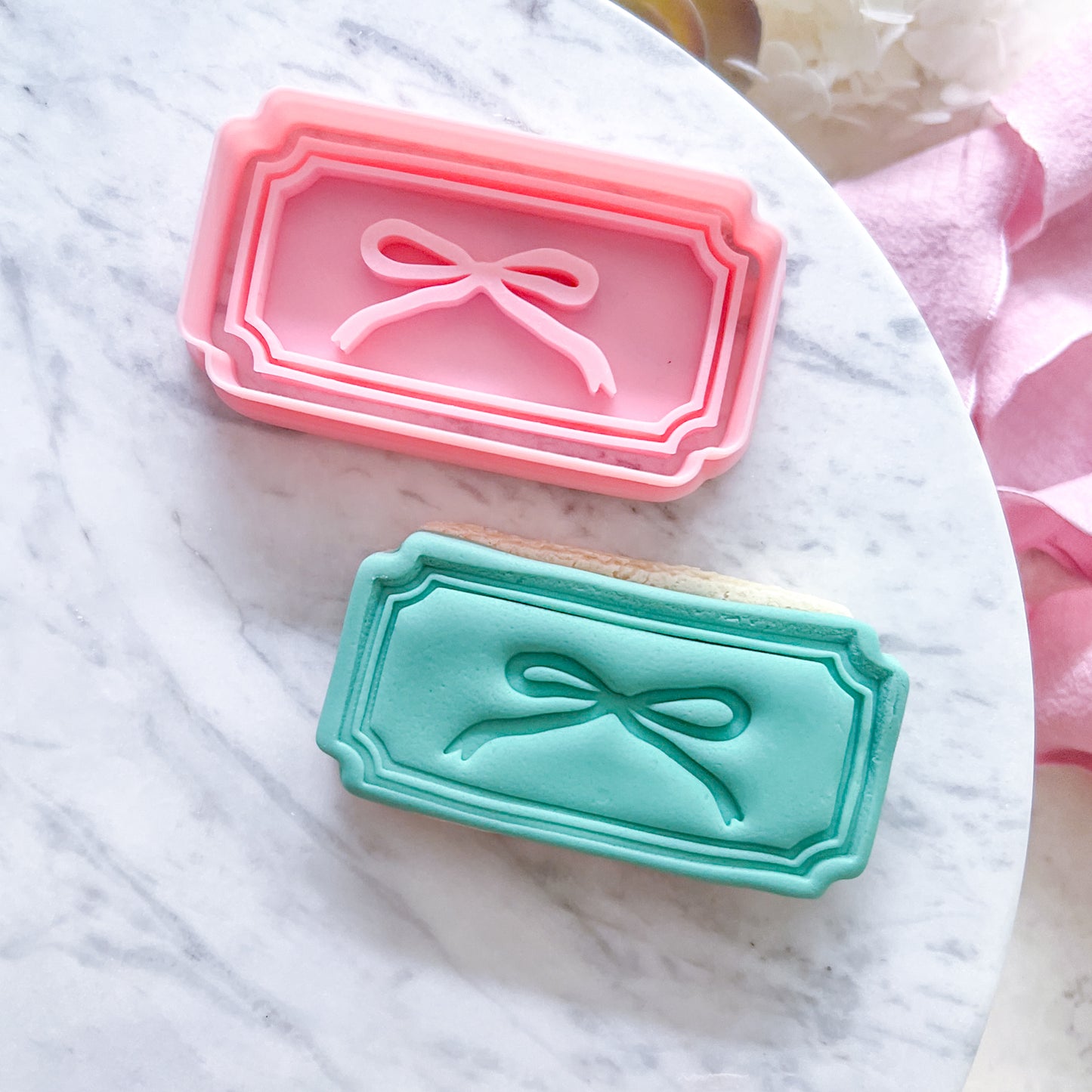 "Framed Bow" - Cookie Cutter & Stamp