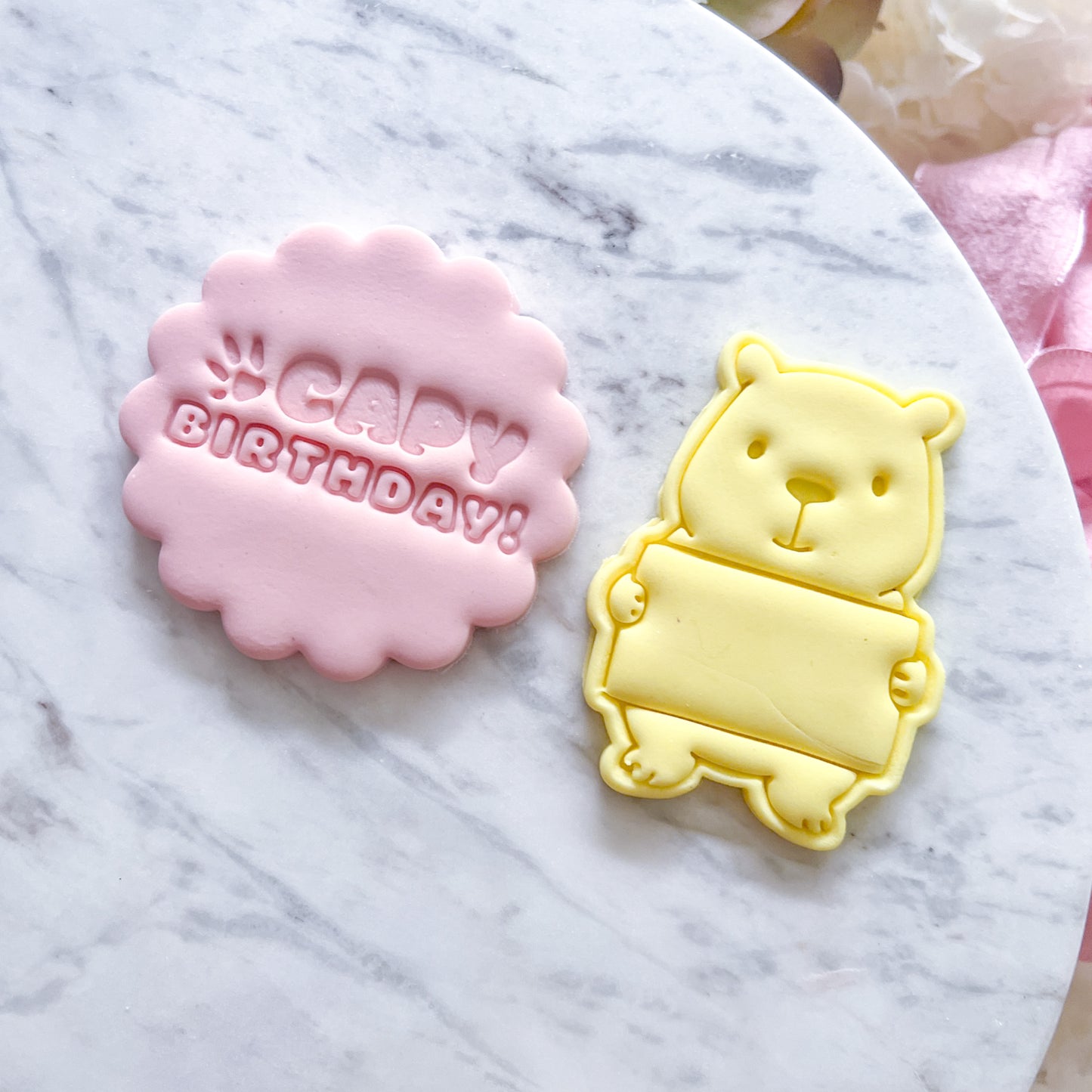 "Capybura with sign" - Cookie Cutter & Stamp