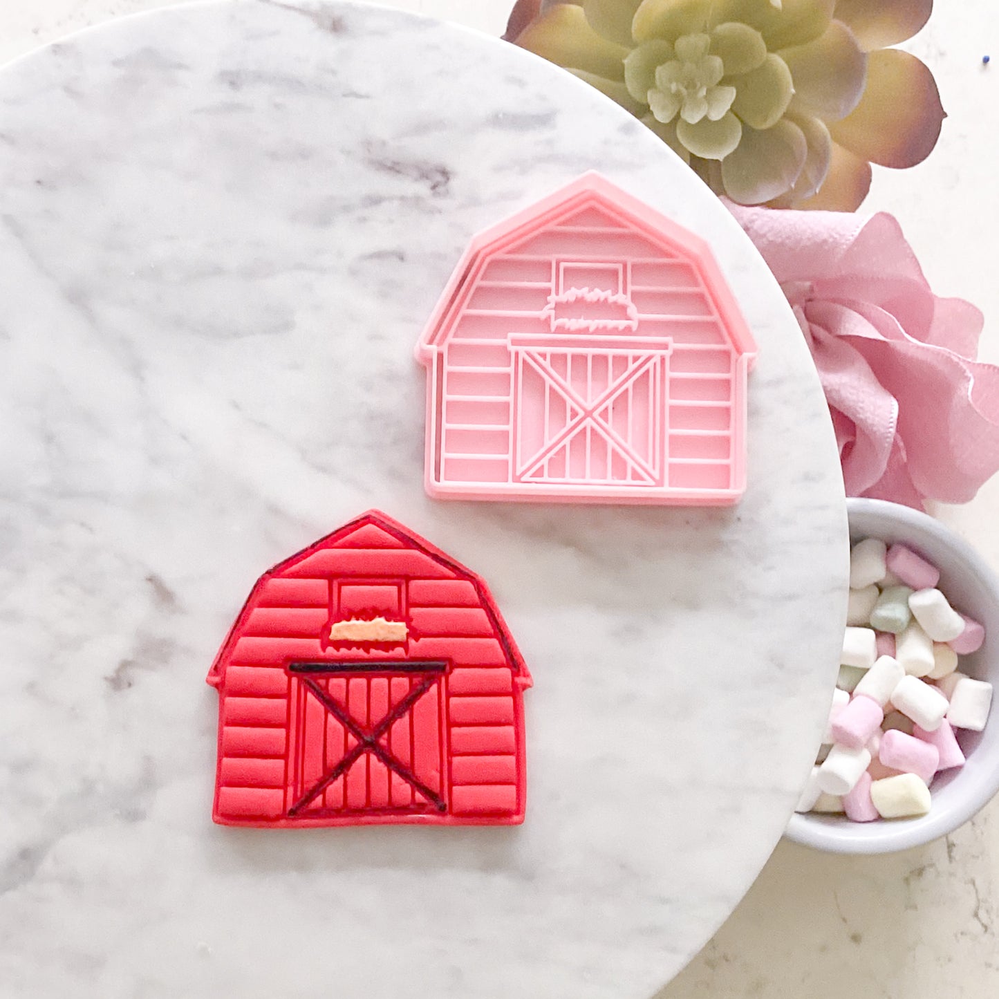 "Barn" - Cookie Cutter & Stamp