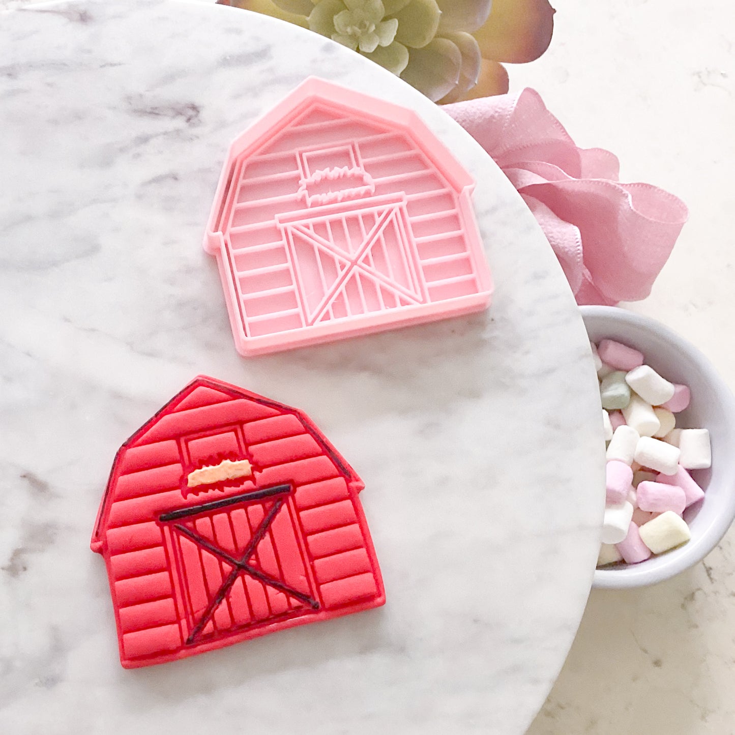 "Barn" - Cookie Cutter & Stamp