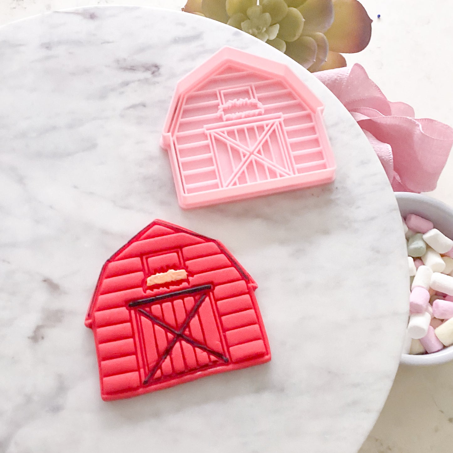 "Barn" - Cookie Cutter & Stamp