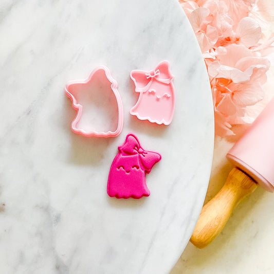 "Cute Ghost with Bow" Fondant Minis