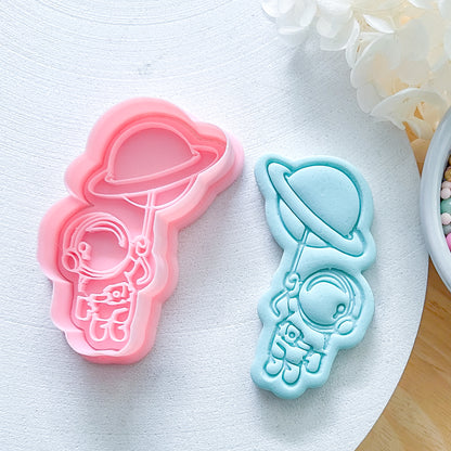 "Astronaut with Planet Balloon" - Cookie Cutter & Stamp