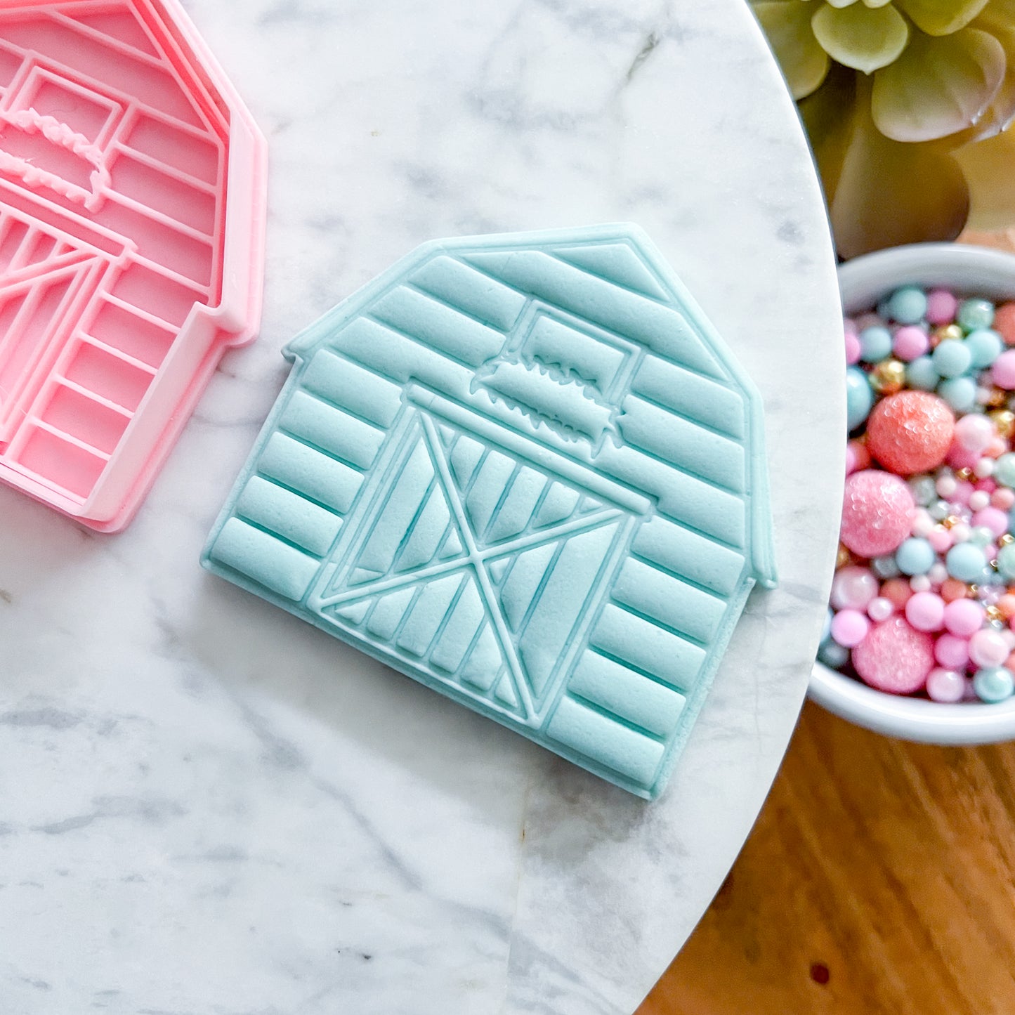 "Barn" - Cookie Cutter & Stamp