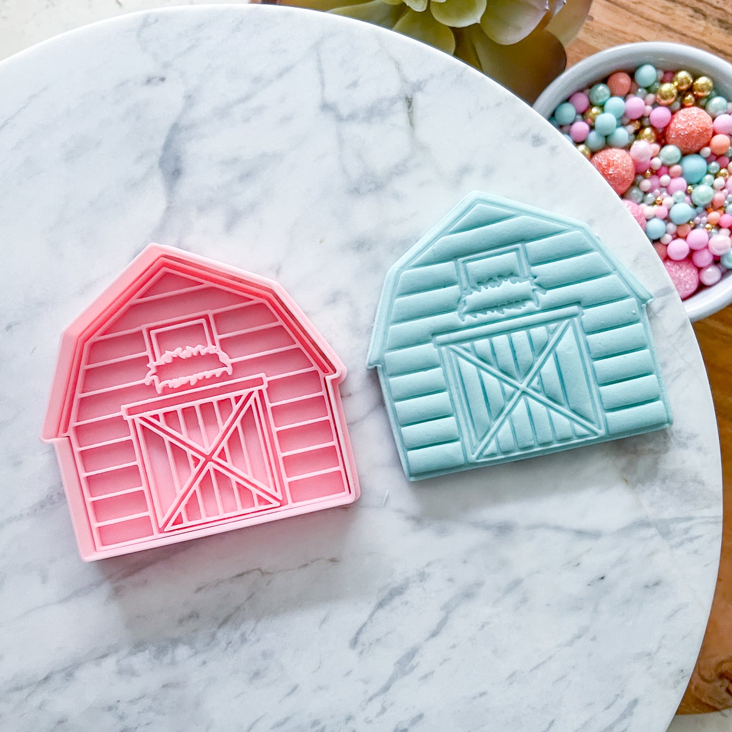 "Barn" - Cookie Cutter & Stamp