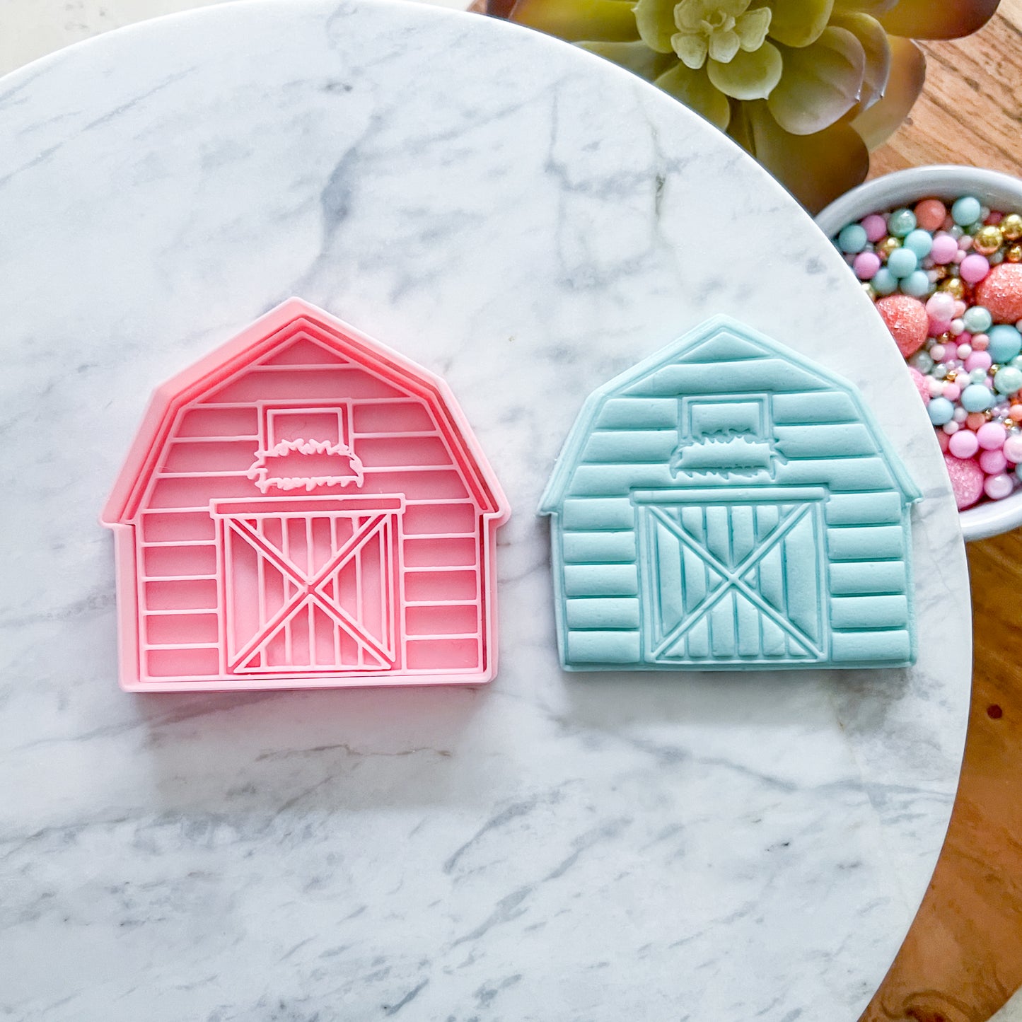 "Barn" - Cookie Cutter & Stamp