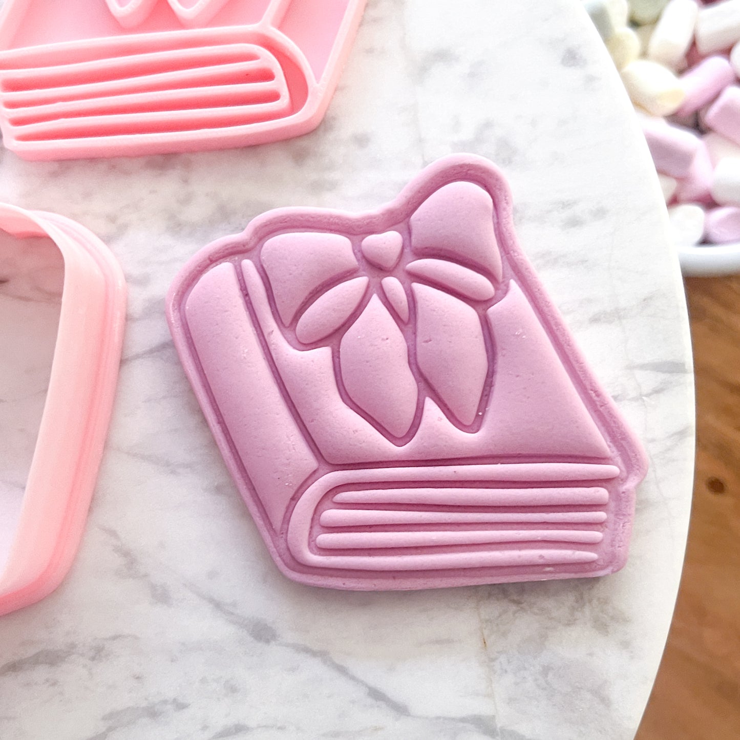 "Book with Bow" - Cookie Cutter & Stamp