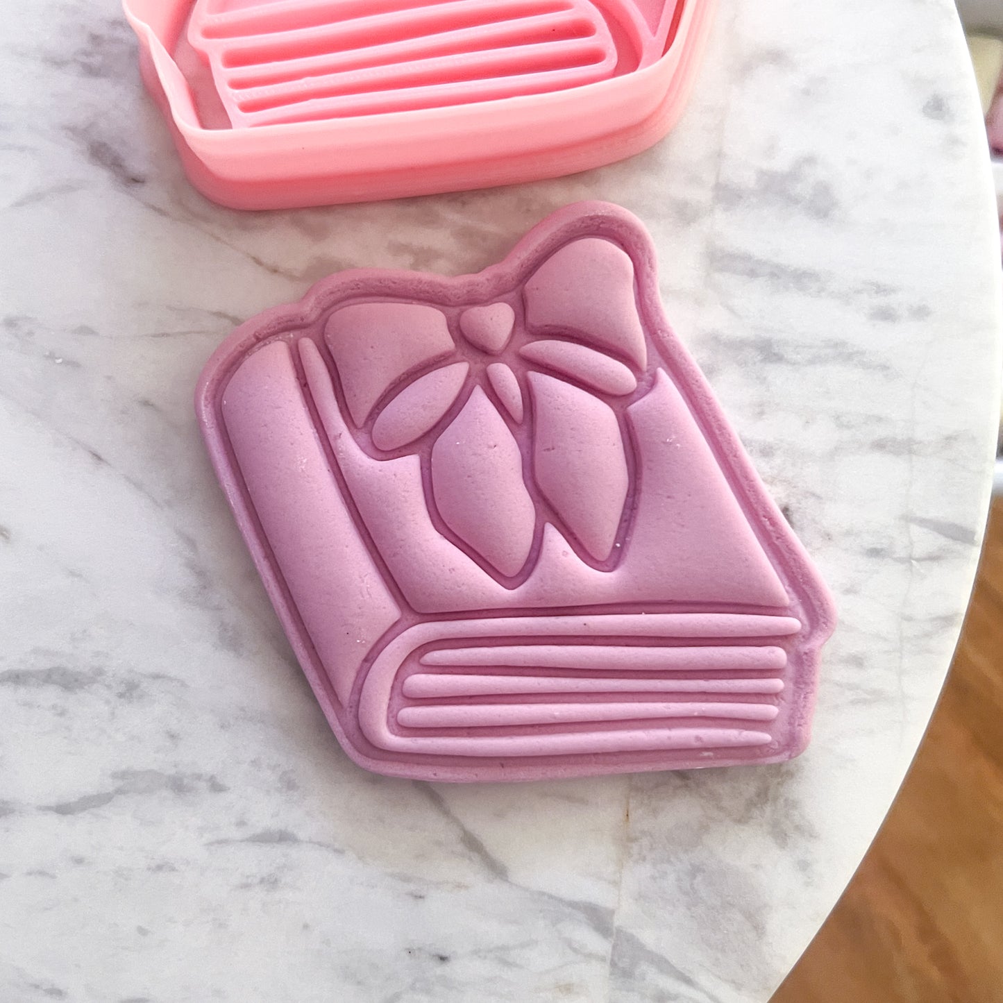 "Book with Bow" - Cookie Cutter & Stamp