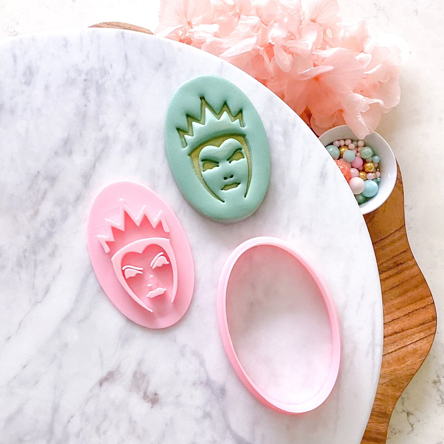 "Mirror, Mirror" Cookie Cutter & Stamp