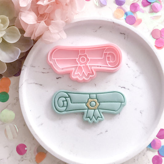 "Graduate Scroll" - Cookie Cutter & Stamp