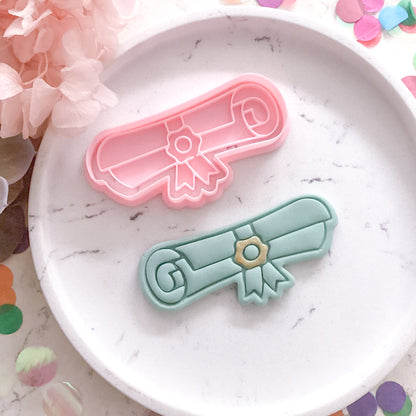 "Graduate Scroll" - Cookie Cutter & Stamp