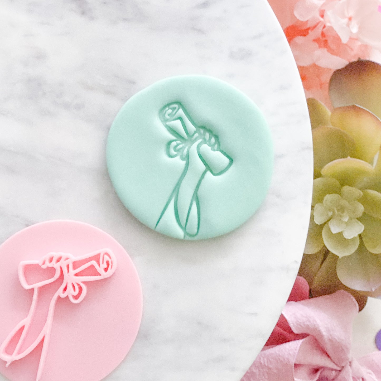 "Graduate Hand" - Fondant Stamp