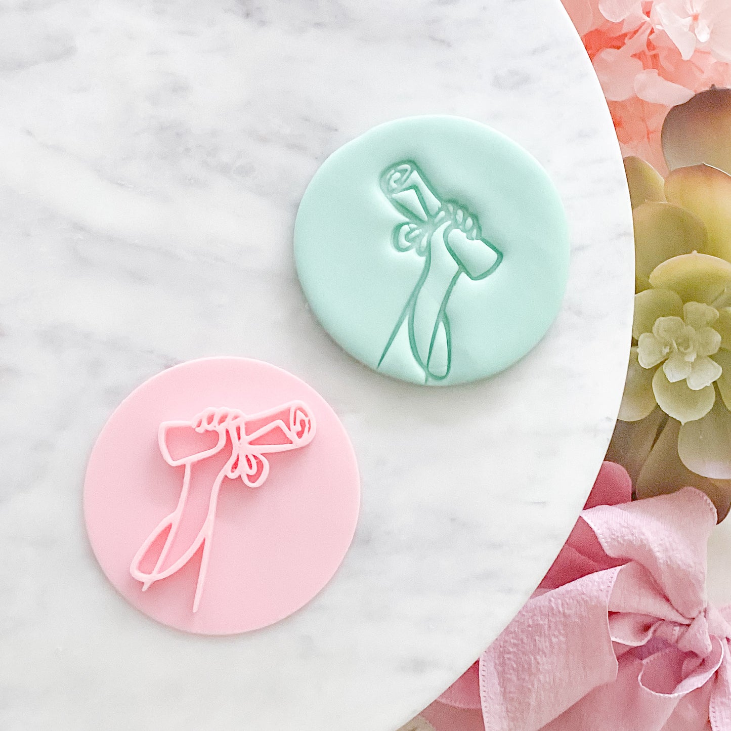 "Graduate Hand" - Fondant Stamp