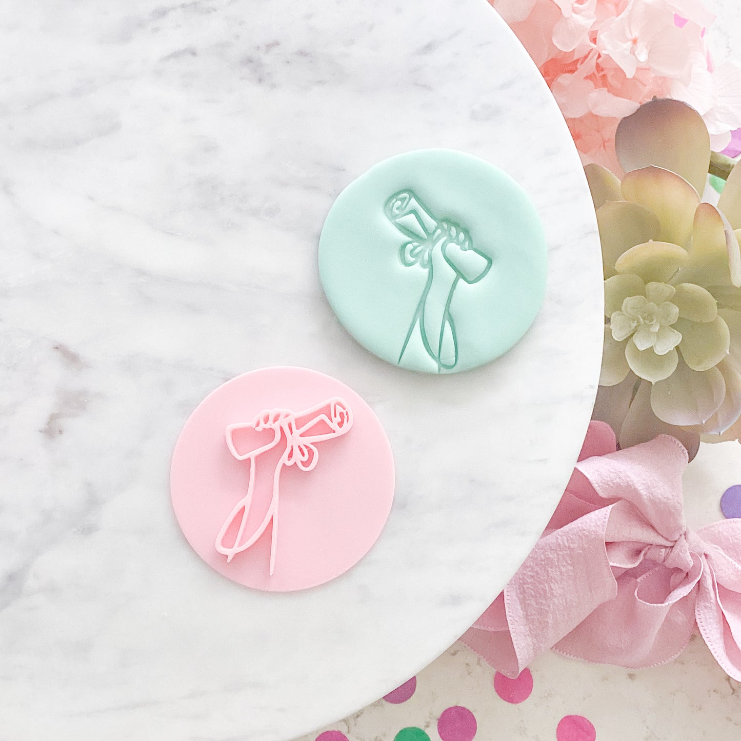 "Graduate Hand" - Fondant Stamp