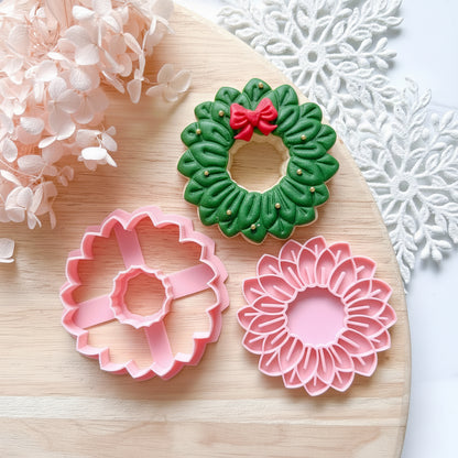 "Detailed Wreath" Cookie Cutter & Stamp